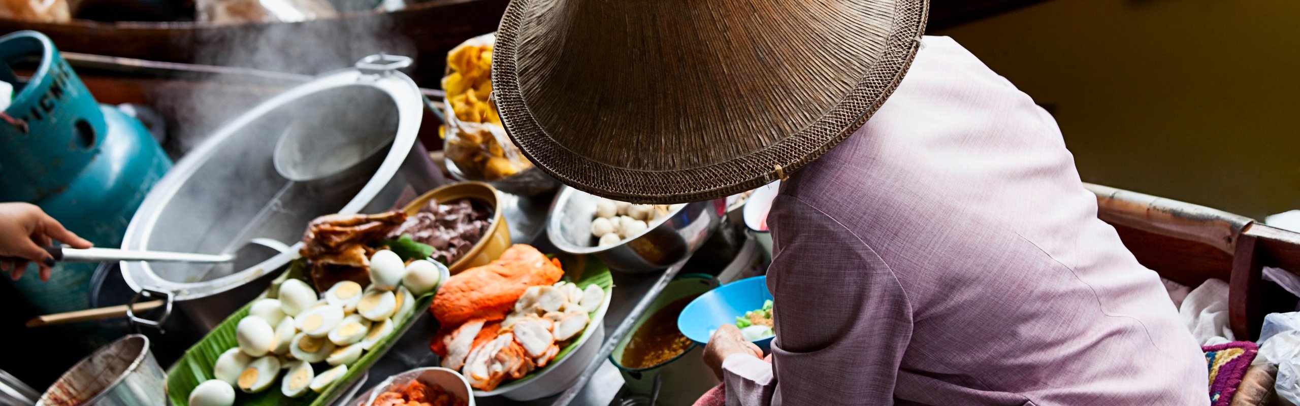 Foto Thailändischer schwimmender Markt